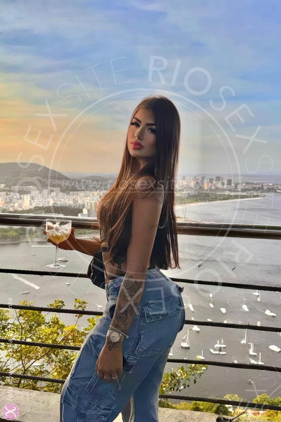 10 - photo of Camila Bianchi
